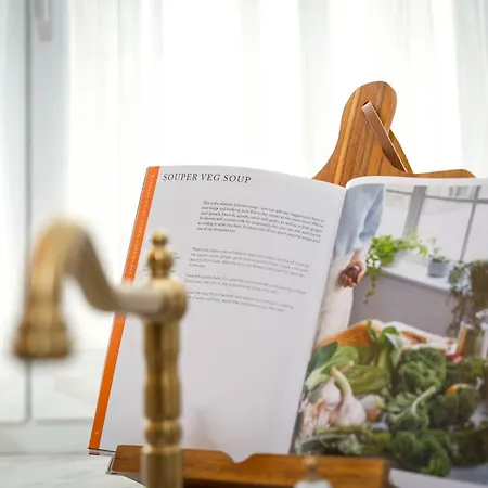 57 Bee Old Town - Character House Near & Marina Lagos