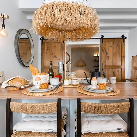 Semesterbostad 57 Bee Old Town - Character House Near & Marina